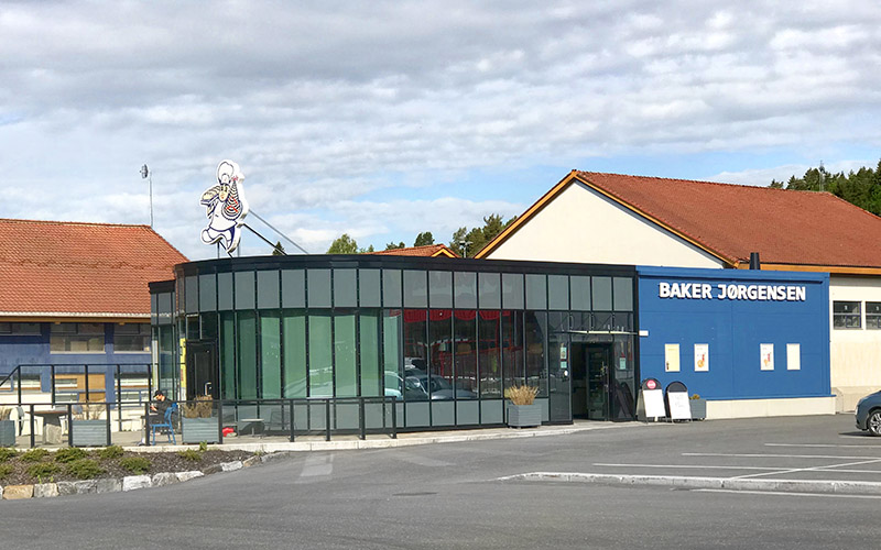 Baker Jørgensen på Stoa, utvendig.